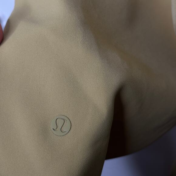 LULULEMON On the Fly Crop *Woven 23" Vintage Gold Yellow Sz 8 {3Z24} - Picture 6 of 7